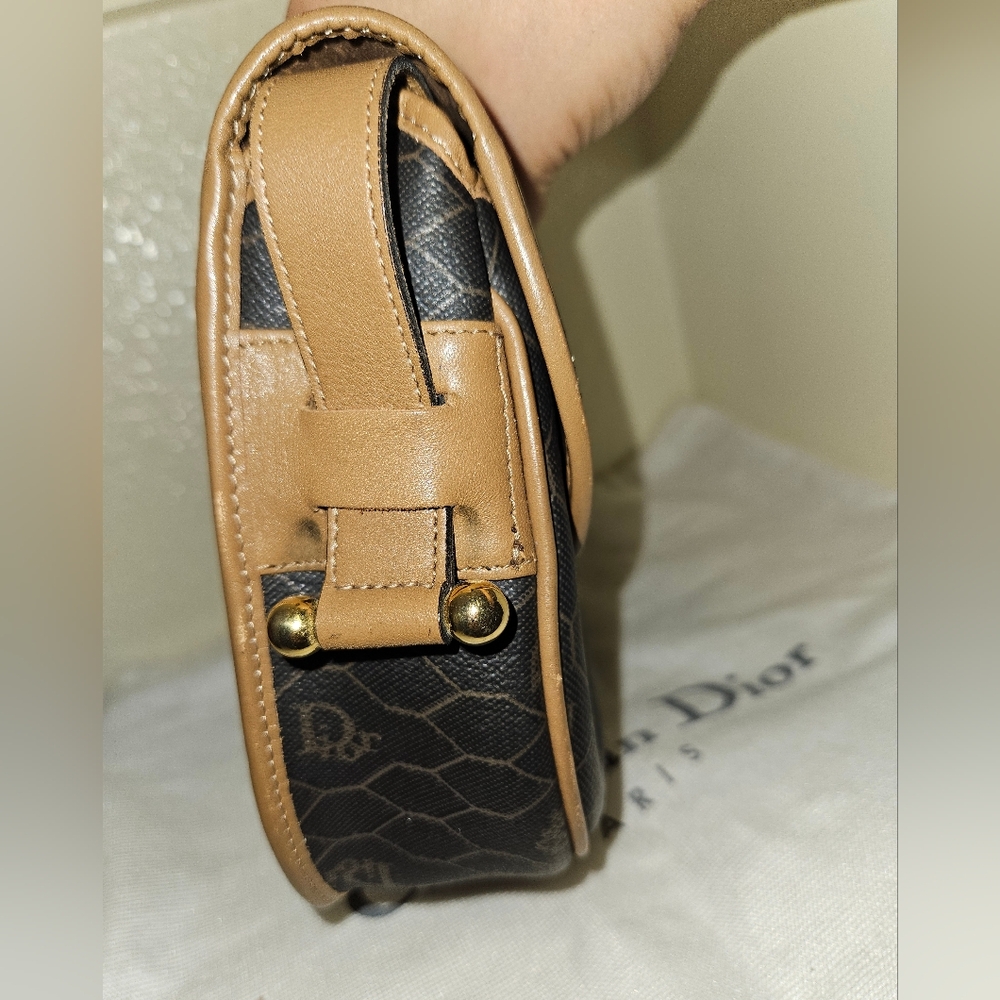 Christian Dior Honeycomb Crossbody - Picture 8 of 16